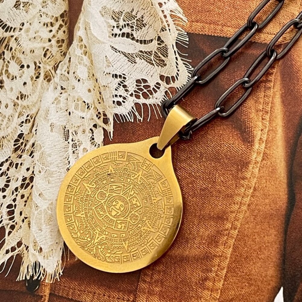ARTISAN CRAFTED Wax Cast Gold Plate Medallion Necklace is New w/o Tags!